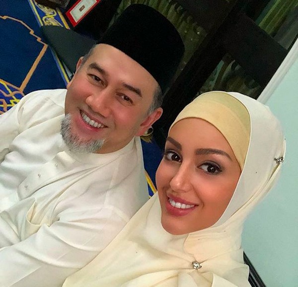 O ex-rei da Malásia, Muhammad V de Kelantan, e a modelo russa Rihana Oksana Petra (Foto: Instagram)