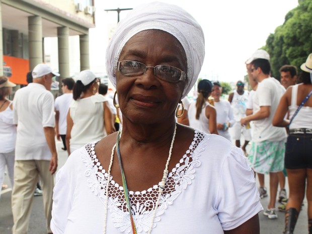 Dona Belmira Miranda, 76, é filha de santo e católica (Foto: Danutta Rodrigues/G1)