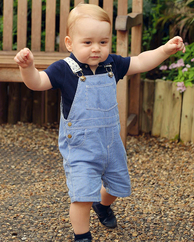 Acompanhe a evolução física do príncipe George em suas fotos oficiais (Foto: Reprodução/ Twitter e Instagram oficial do Palácio de Kensington / @dukeandduchessofcambridge)
