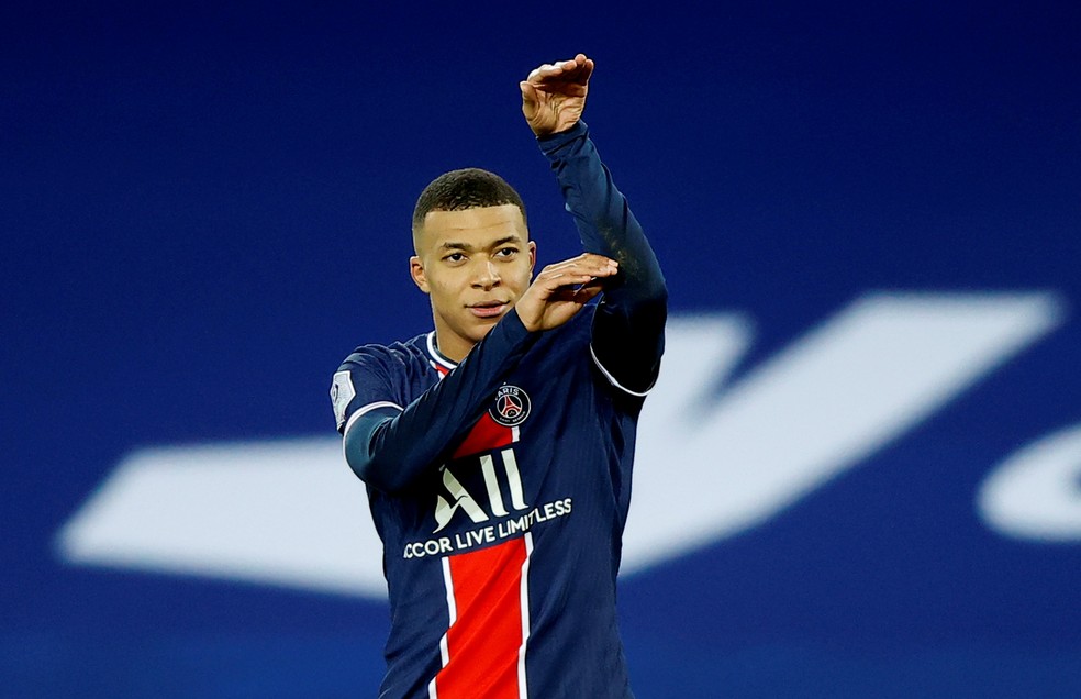 mbappe quebra silencio sobre negociacao para renovar com psg preciso pensar futebol frances ge