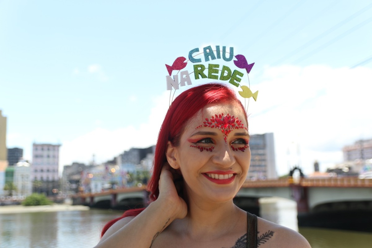 Oi Sumido Aderecos Carnavalescos Ajudam Folioes Na Hora Da Paquera Carnaval 2019 Em Pernambuco G1
