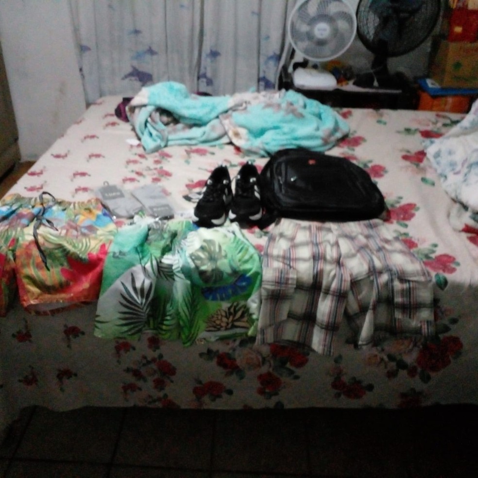 Doações ao garoto de Garça possibilitaram compra de roupas — Foto: Arquivo pessoal