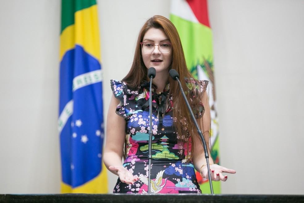 Ana Caroline Campagnolo — Foto: Alesc/ Divulgação