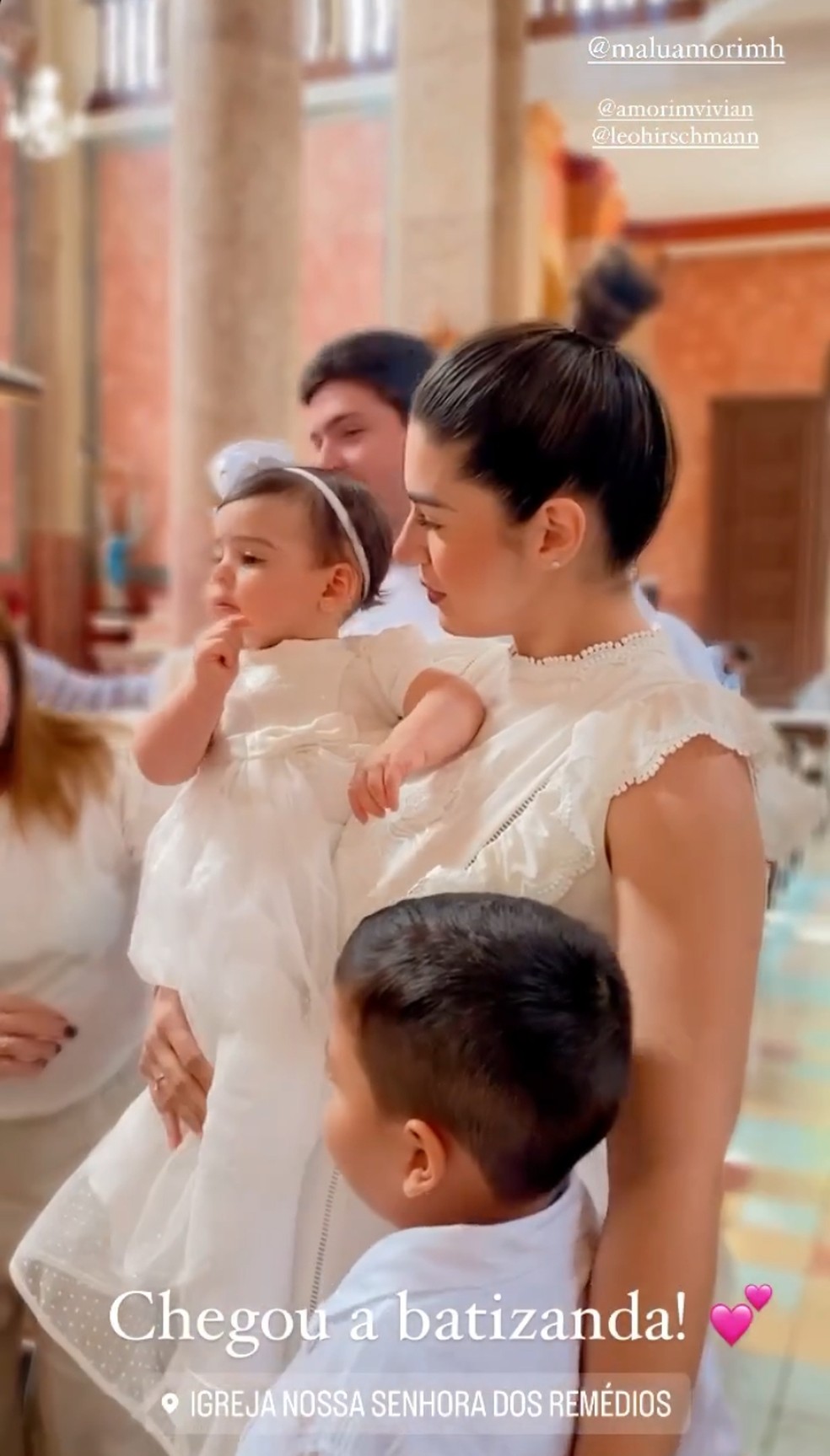 Vivian Amorim no batizado da filha, Malu — Foto: Reprodução / Instagram