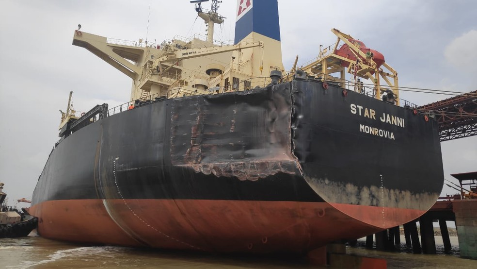 Navio erra manobra e colide com outros navios no Terminal da Ponta da Madeira, em São Luís — Foto: Divulgação/Vale