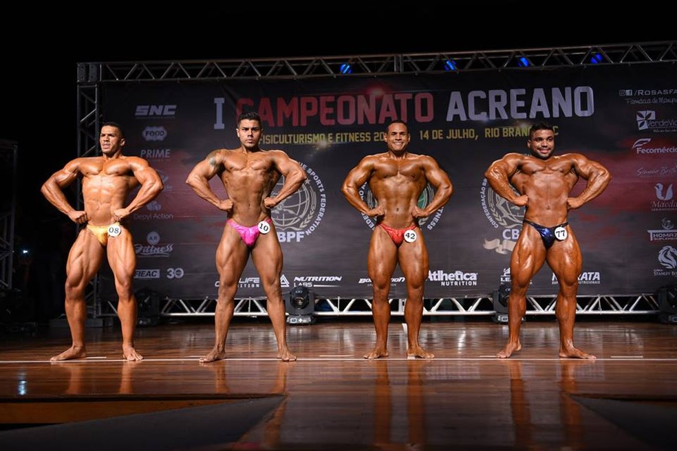 Leandro Farias (esq.), vice campeão da categoria até 85kg (Foto: Diego Gurgel)