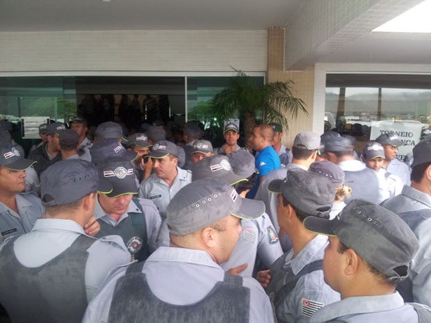 Encontro de Policiais Militares em Santos, SP (Foto: Mariane Rossi/G1)