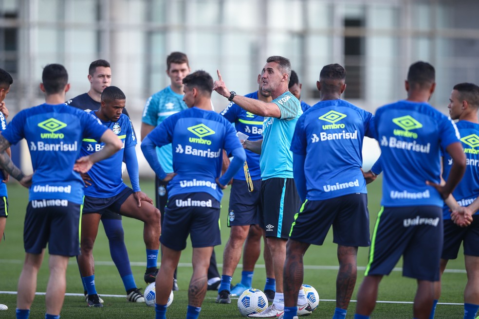 Grêmio vive expectativa por sexta chance de sair do Z-4, mas depende de rivais diretos