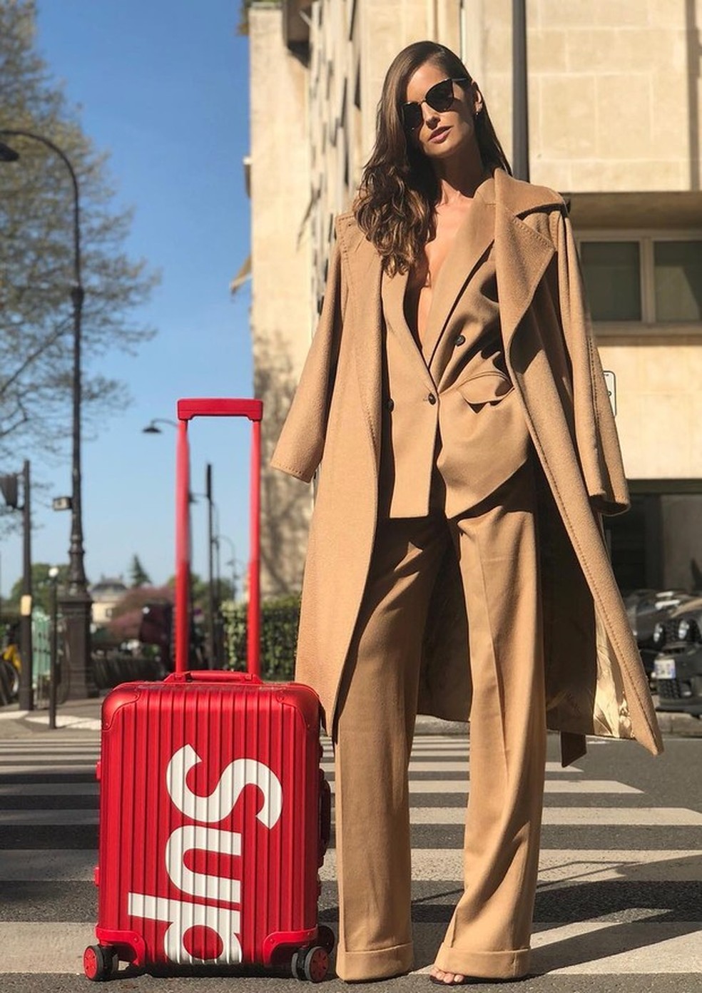 Malas da colaboracao Rimowa x Supreme viram hit no Instagram Moda vogue