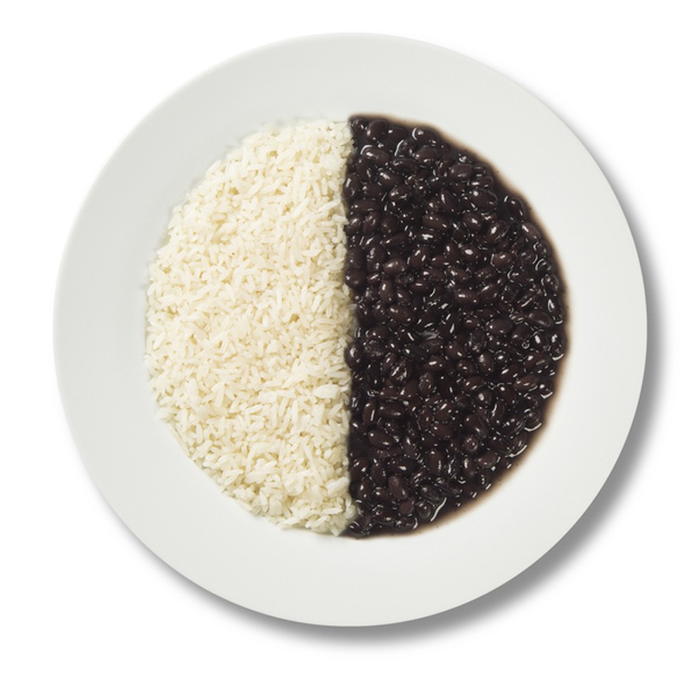 O casamento perfeito do feijão com o arroz: alimentos são ricos em aminoácidos diferentes e se complementam — Foto: iStock Getty Images