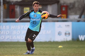 Kleber Gladiador no treino do Grêmio (Foto: Lucas Uebel/Divulgação, Grêmio)