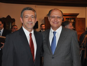 Claudio Brazão, o Macaé, secretário de esportes de Taubaté, junto com o governador Geraldo Alckmin (Foto: Divulgação/ Prefeitura de Taubaté)