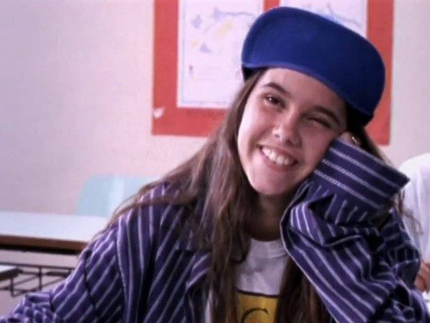 Deborah Secco como Carol em Confissões de Adolescente (Cultura, 1994) (Foto: Reprodução/TV Globo)