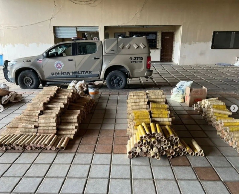 Mais de 1200 espadas e cerca de 200 kg de pólvora são apreendidos em fábricas clandestinas de fogos de artifício no recôncavo baiano 