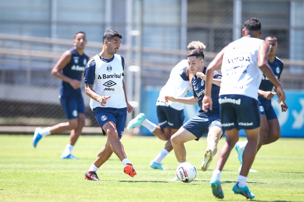 Luis Suárez em treino do Grêmio — Foto: Lucas Uebel/Grêmio