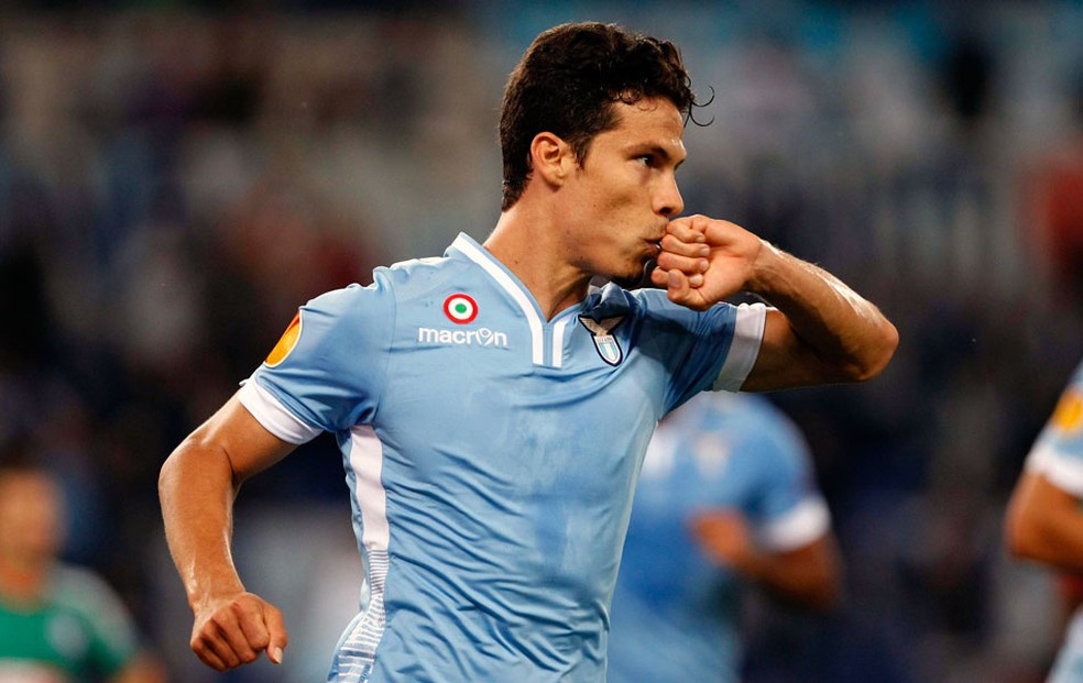 Hernanes comemora gol na Lazio — Foto: Reuters