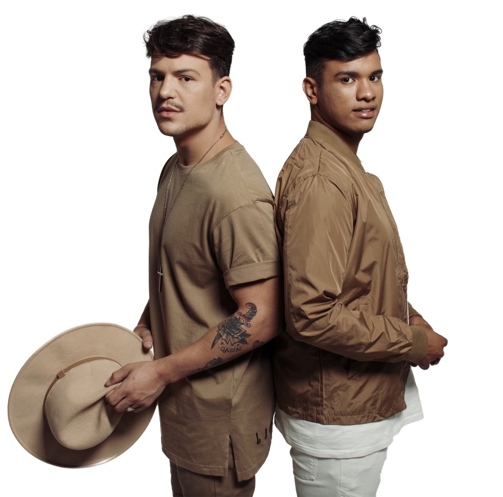 A dupla Um44K se apresenta em Foz do Iguaçu e em Medianeira neste fim de semana — Foto: Divulgação