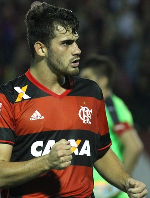 Para jornalista, Guerrero não perderá vaga de titular do Fla quando retornar