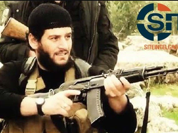 Imagem retirada de vídeo do grupo Estado Islâmico mostra o porta-voz Abu Muhammad al-&#39;Adnani, segundo o grupo SITE Intel (Foto: Reprodução/ Twitter/ SITE Intel Group)