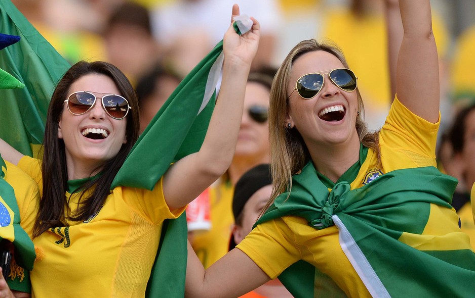 Чемпионат бразилии женщины. Женщины Бразилии. Бразильские девушки футбол. Уругвай женщины. Фанатки Уругвая.