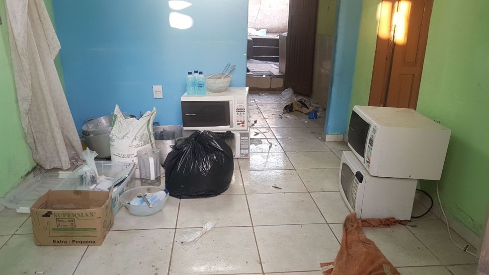 Laboratório de drogas encontrado no Bairro da Penha (Foto: Divulgação / Polícia Militar)