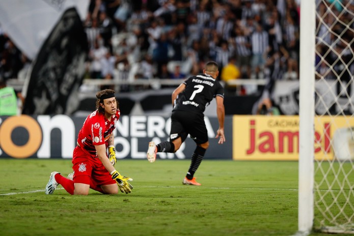 [ANÁLISE] Coelho muda formação, mas equipe volta a sofrer com problemas antigos