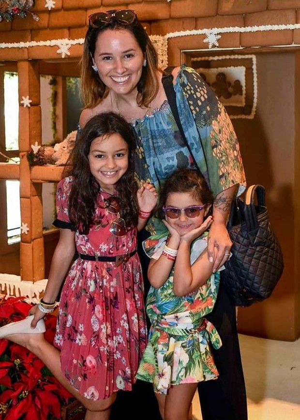 Mariana Belém com as filhas, Laura e Júlia (Foto: Reprodução)