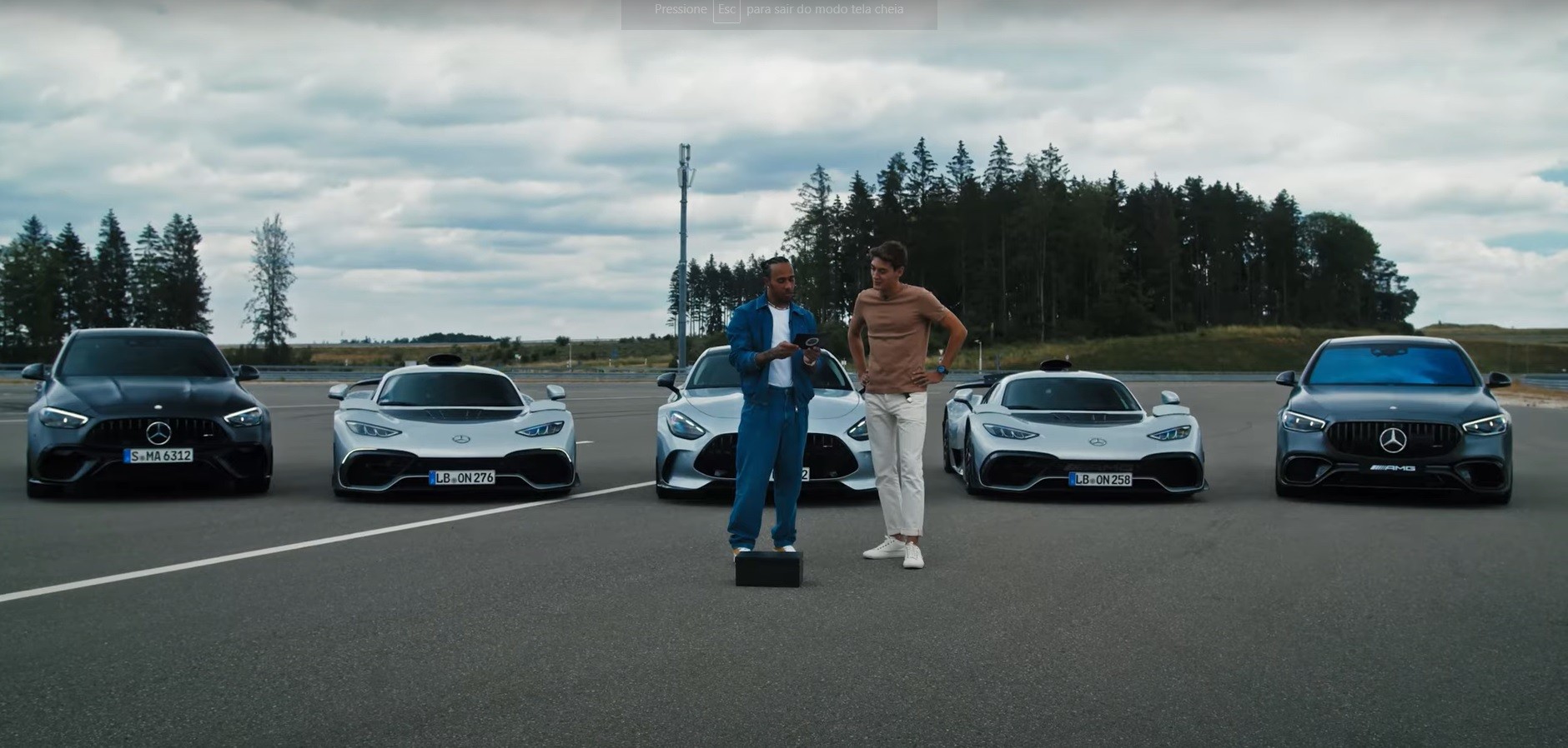 Vídeo: Hamilton e Russell se divertem em carro com motor de F1 e mais de 1.000 cv