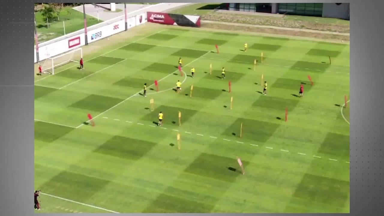 Filipe Luís bate em placa no treino do Flamengo