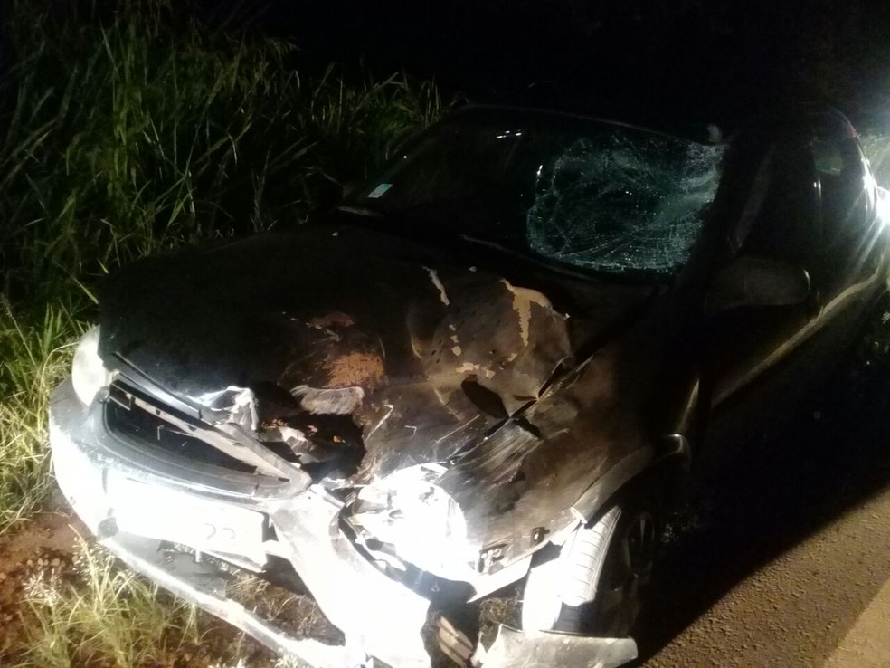 Moto bateu de frente com carro em rodovia de Cândido Mota (Foto: João Polo/Arquivo Pessoal )