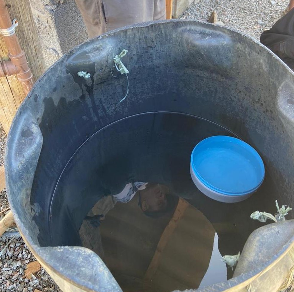 Água armazenada em tambor era utilizada para todos os afazeres — Foto: AFT/ Divulgação