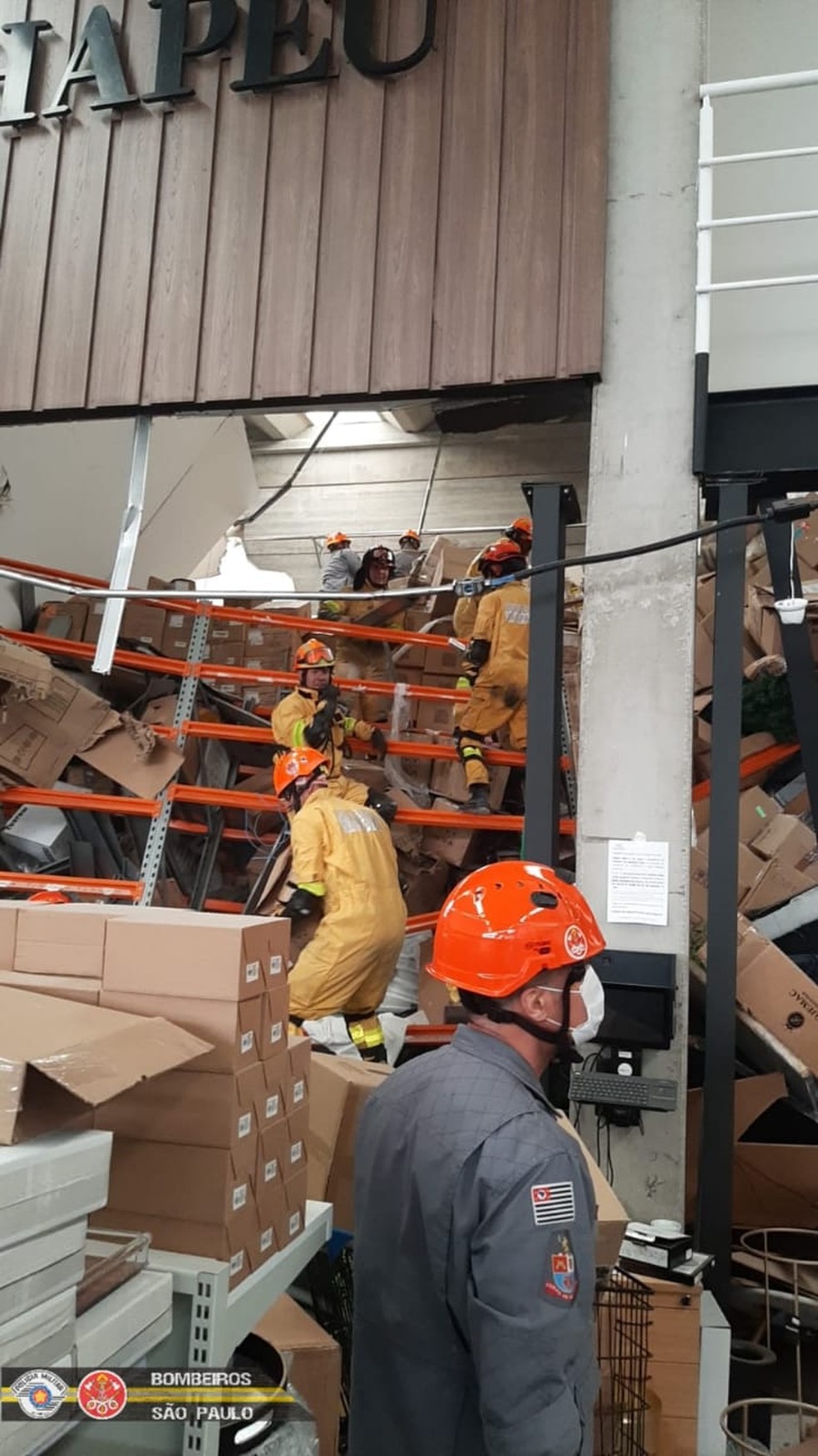 Loja desaba em shopping de Alphaville, na Grande SP, e deixa 6 feridos | São  Paulo | G1