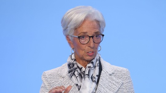 Determinação do BCE em elevar mais os juros não deveria ser posta em dúvida, diz Lagarde