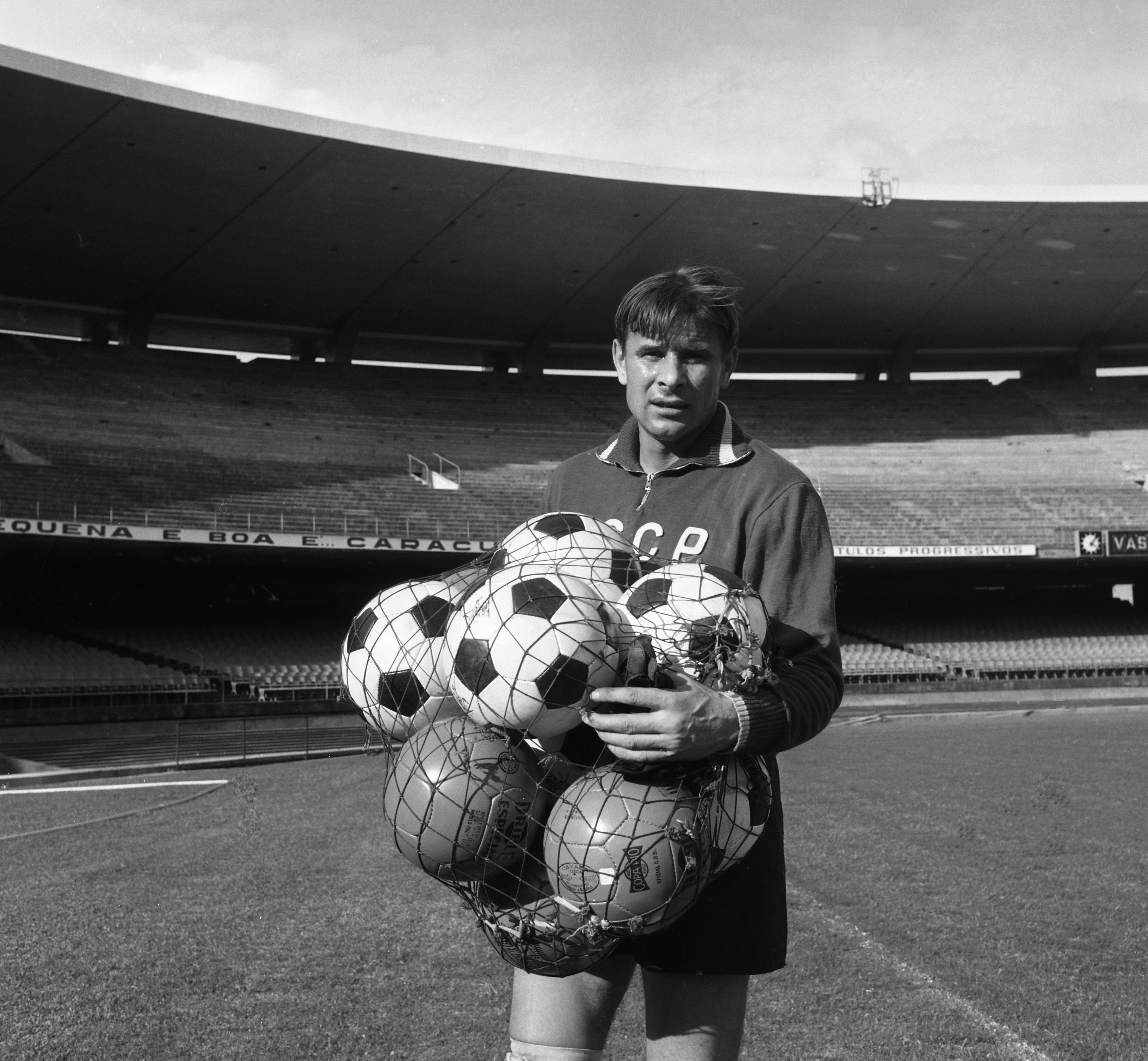 Goleiro Lev Yashin analisou o futebol brasileiro e a seleção em
