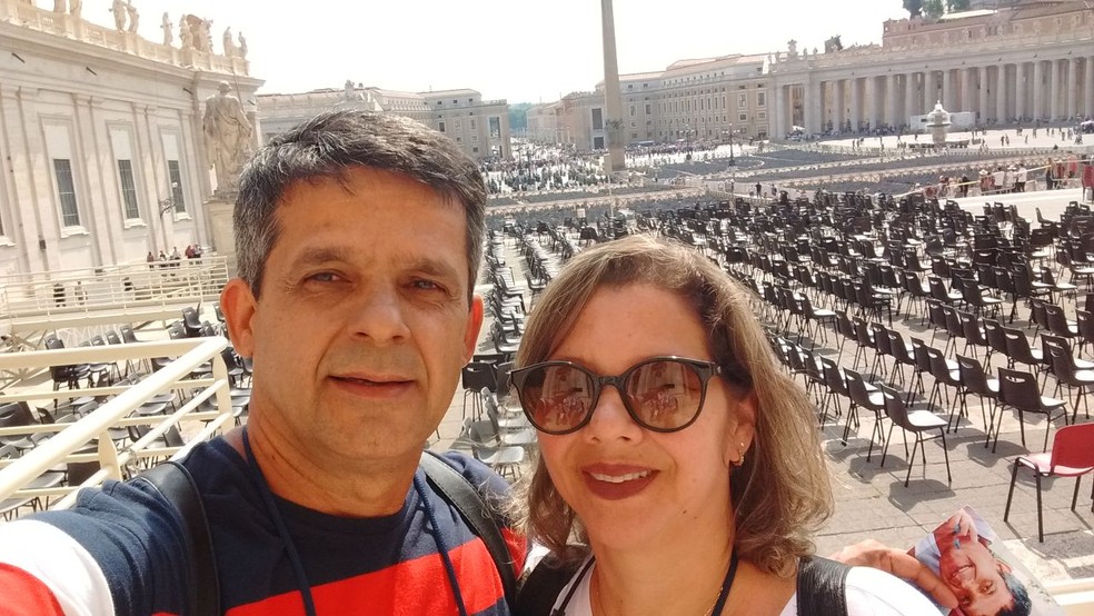 Casal viaja quase 600 quilômetros para ver o papa em Puerto Maldonado, no Peru (Foto: Arquivo pessoal)