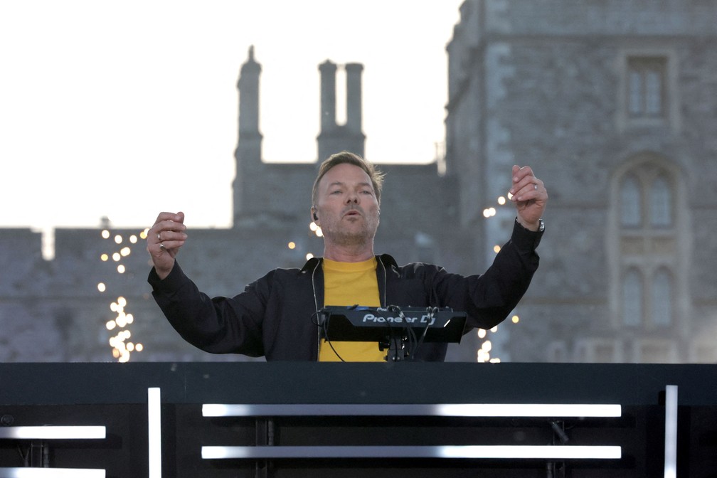 Pete Tong durante apresentação no show de coroação do Rei Charles III, em Londres, em 7 de maio de 2023 — Foto: Chris Jackson/Pool via Reuters