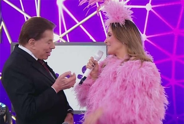Silvio Santos e Claudia Leitte durante o Teleton 2018 (Foto: Reprodução/SBT)