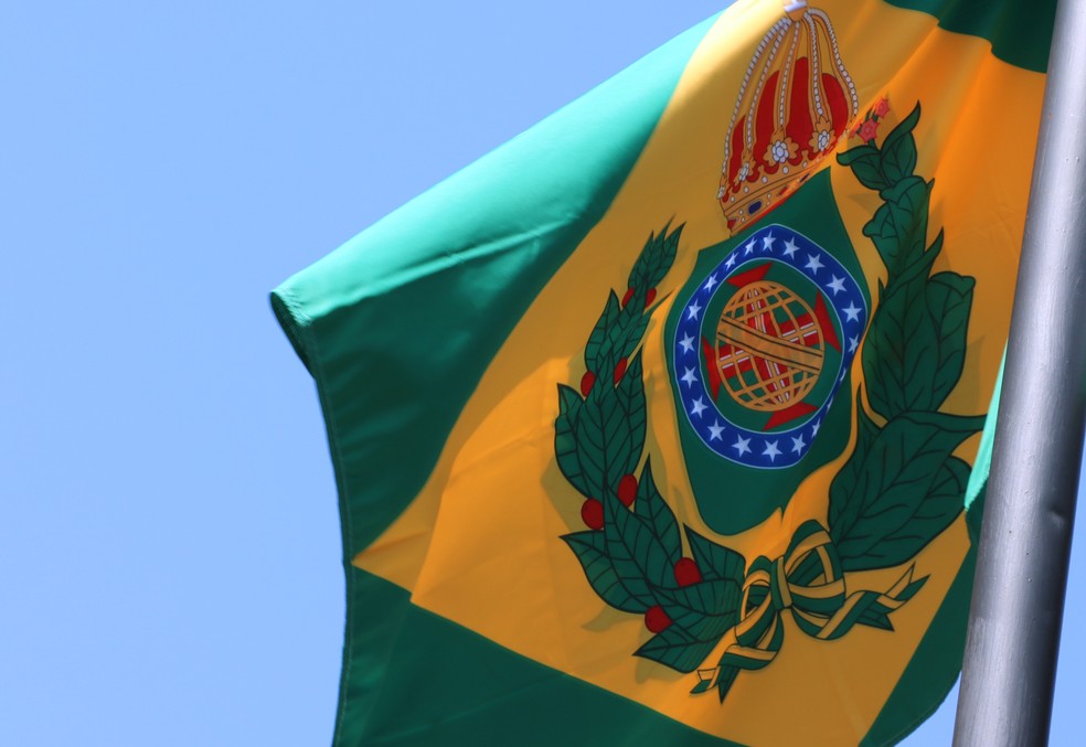 Bandeira do Brasil Império hasteada na sede do Tribunal de Justiça do Mato Grosso do Sul.  — Foto: TJMS/Reprodução