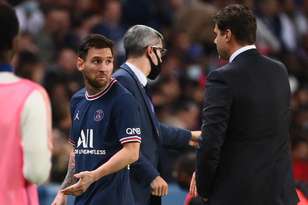 Messi demonstrou incômodo ao ser substituído por Mauricio Pochettino — Foto: AFP