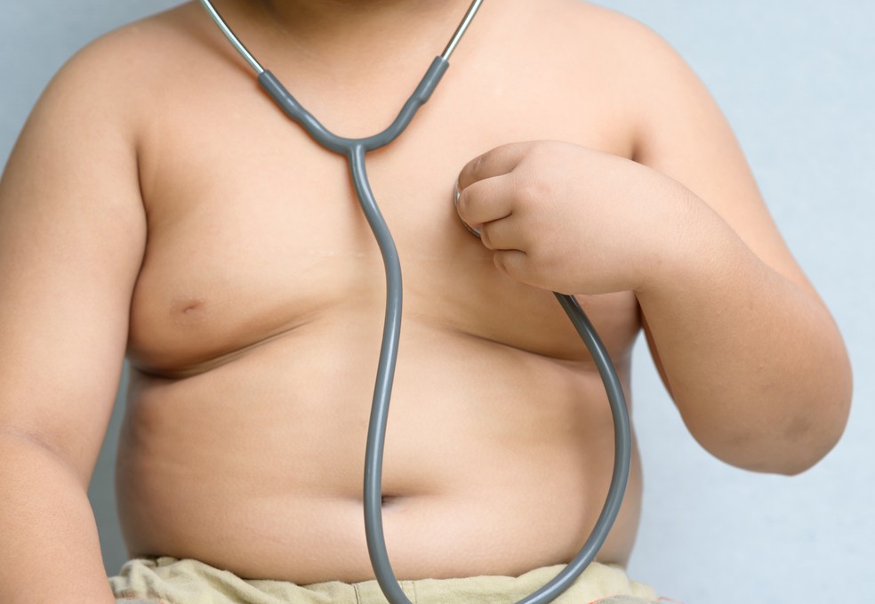 Obesidade deve ser combatida desde a infância (Foto: iStock Getty Images)