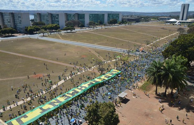 16 de agosto: manifestantes protestam em Brasília (Foto: Antonio Cruz/Agência Brasil)
