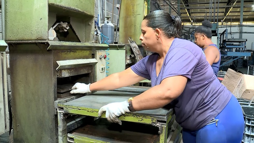 Mulheres devem ter volta ao mercado de trabalho mais lenta — Foto: Reprodução/TV Integração