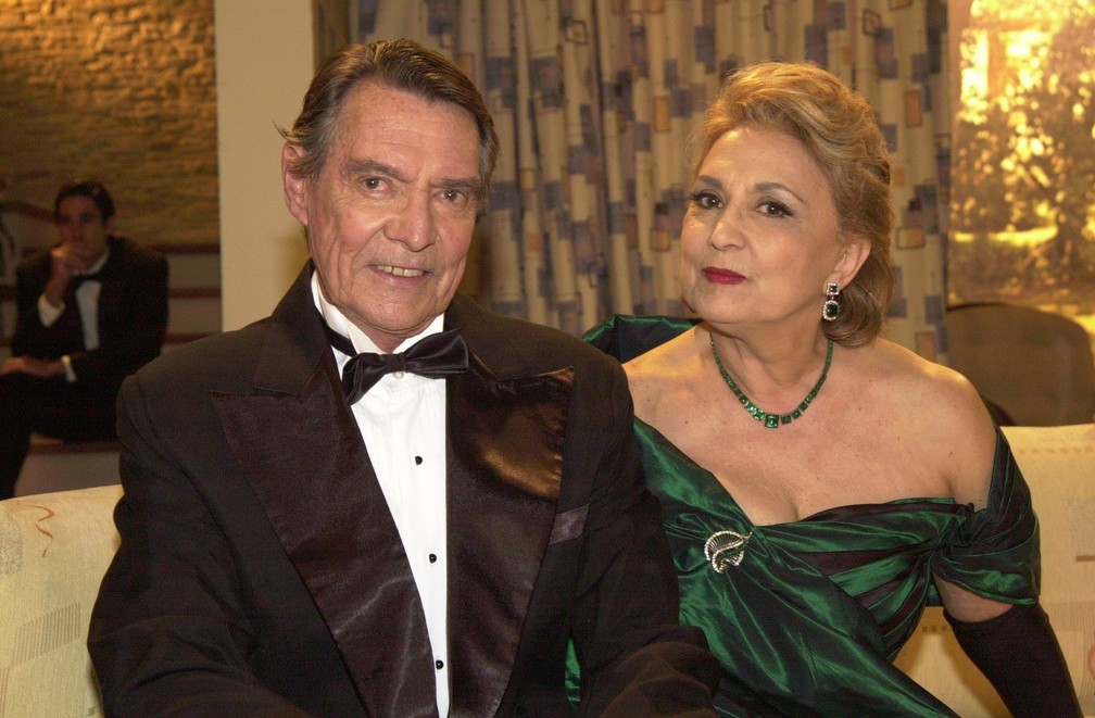 John Herbert e Eva Wilma durante a minissérie "Um só coração", de 2004 — Foto: Globo