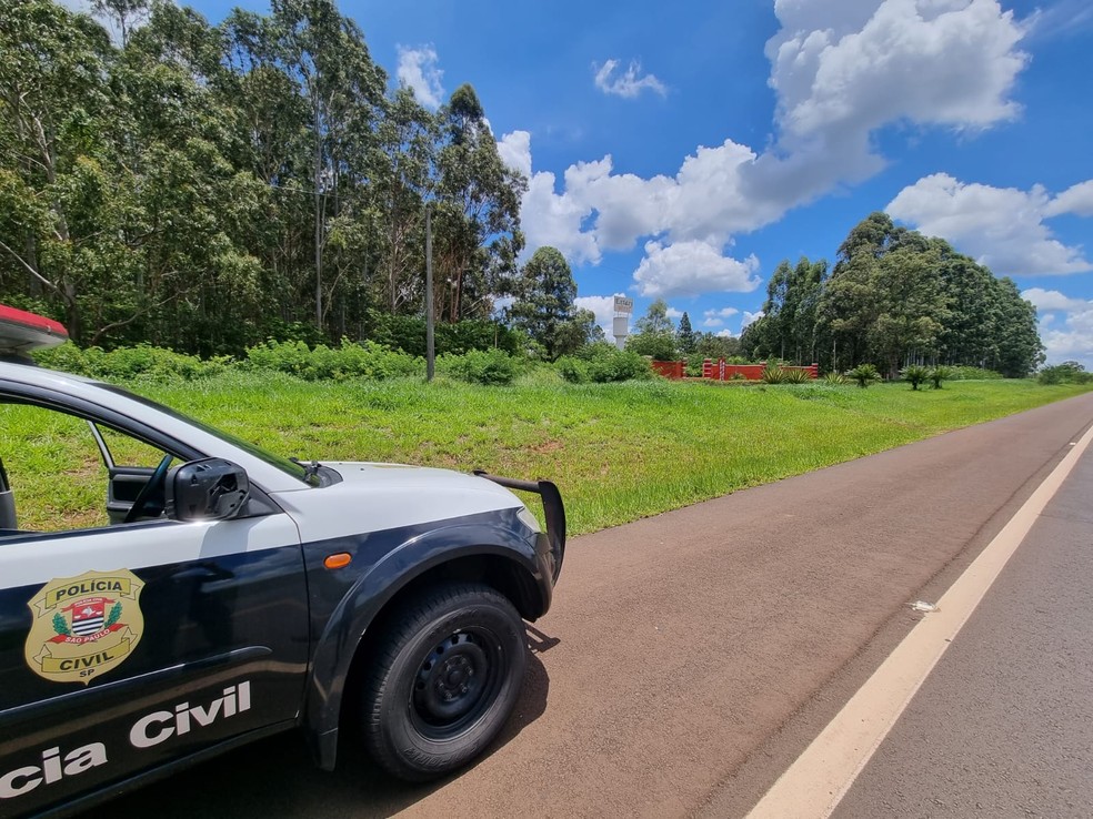 Homem foi abordado pela Polícia Civil em rodovia de Lençóis Paulista  — Foto: Polícia Civil / Divulgação