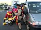 Van com pacientes é atingida por caminhão e 5 ficam feridos no ES