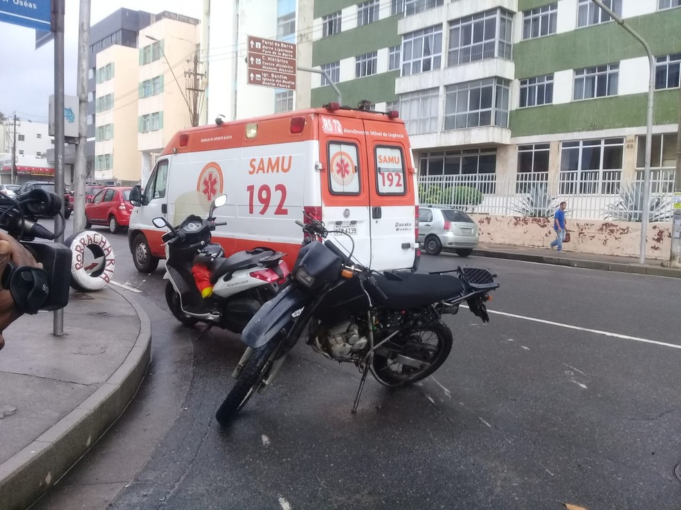 Acidente ocorreu na Av. Manoel Dias da Silva â?? Foto: Cid Vaz/TV Bahia