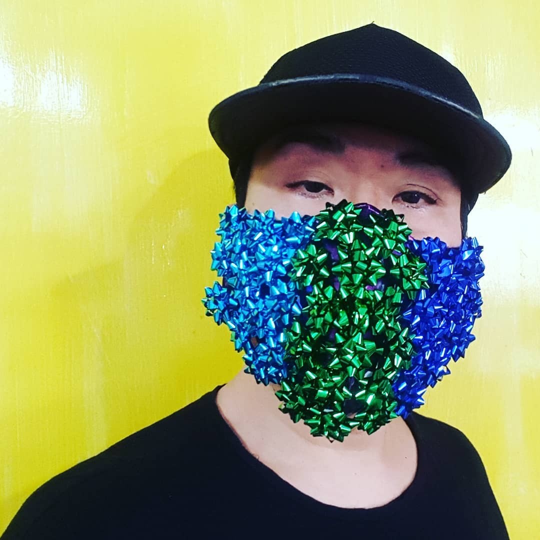 Edmond Kok já criou dezenas de máscaras personalizadas durante a quarentena (Foto:  Reprodução/Instagram)