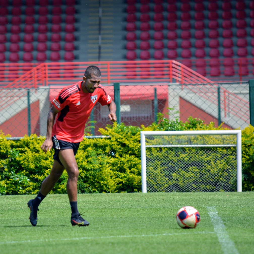 Rojas e Arboleda foram convocados pelo Equador, mas São Paulo veta e dupla é liberada da seleção