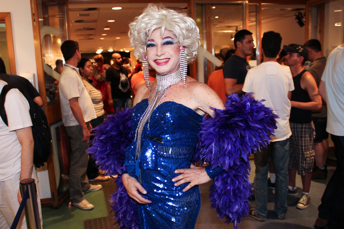 Miss Biá, drag queen pioneira no Brasil, morre vítima de Covid-19 em SP