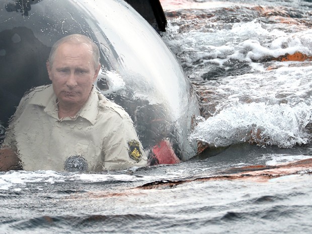 G1 - Putin mergulha nas águas da Crimeia em um submersível - notícias em  Mundo